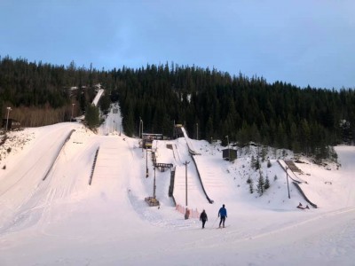 Flotte forhold og mye aktivitet i hoppbakkene!